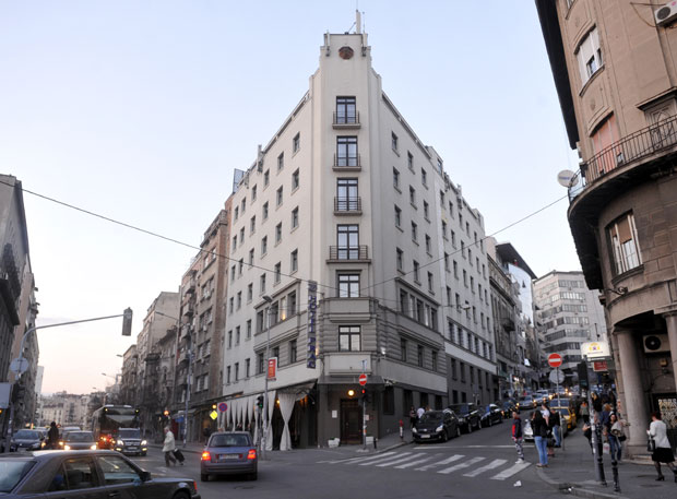 Држава поново сувласник Прага